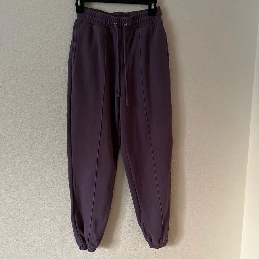 Forever 21 Women Purple Pants size Small